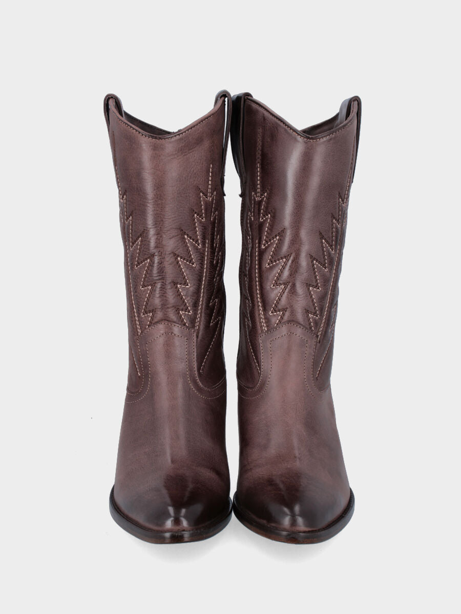 Campero marrone in pelle con cuciture fiammate
