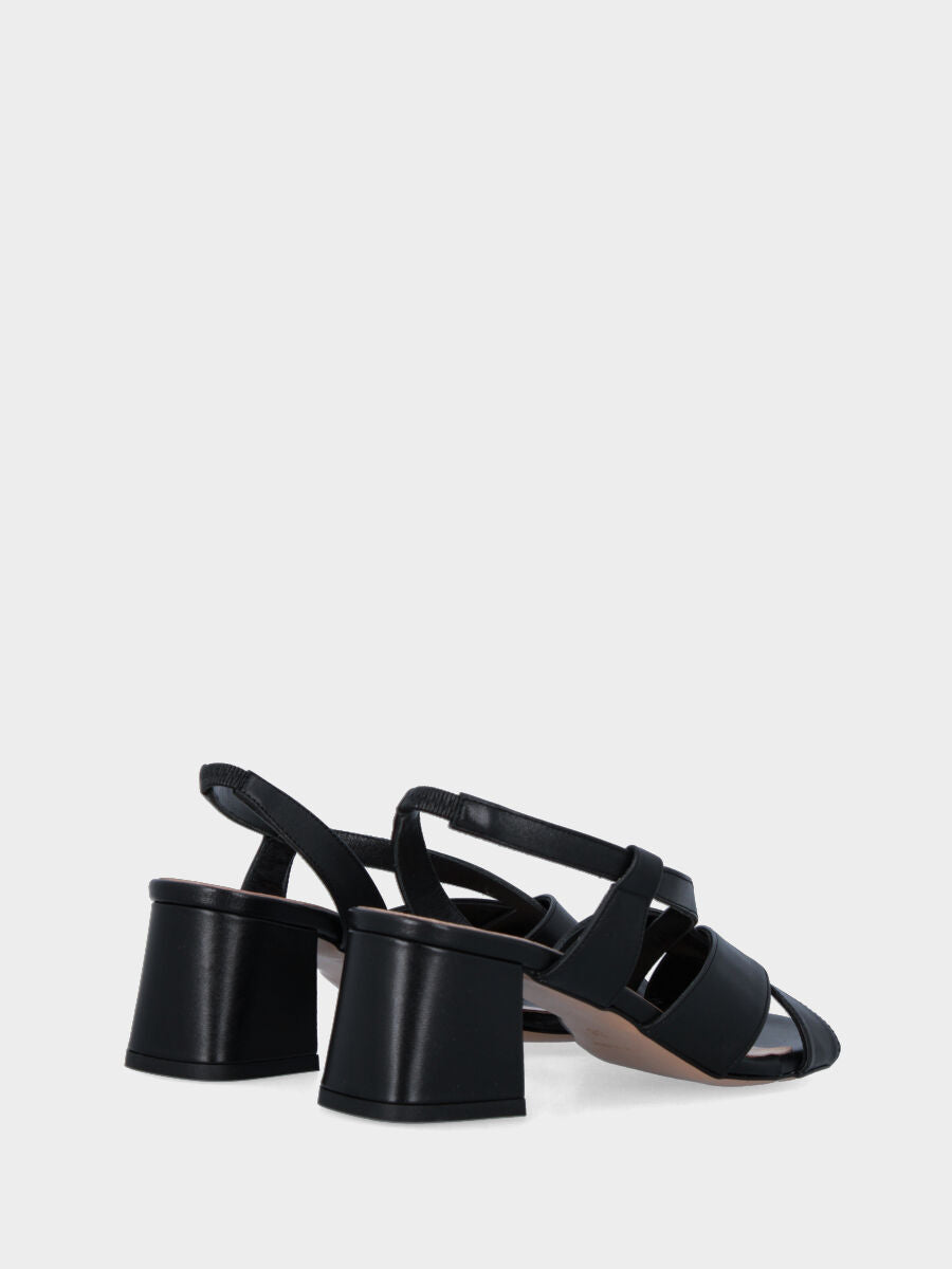 Sandale noire en cuir avec brides croisées