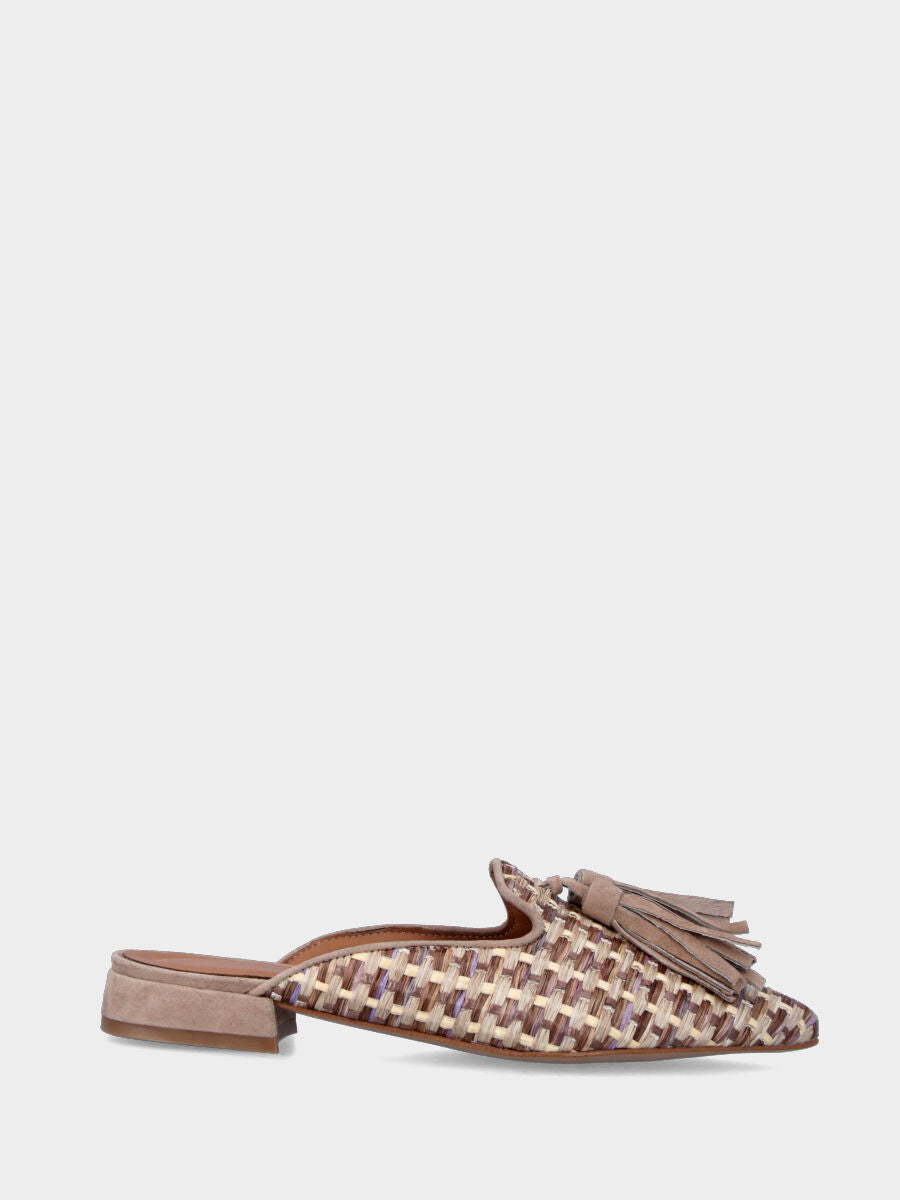 Sabot beige in rafia intrecciata con nappine