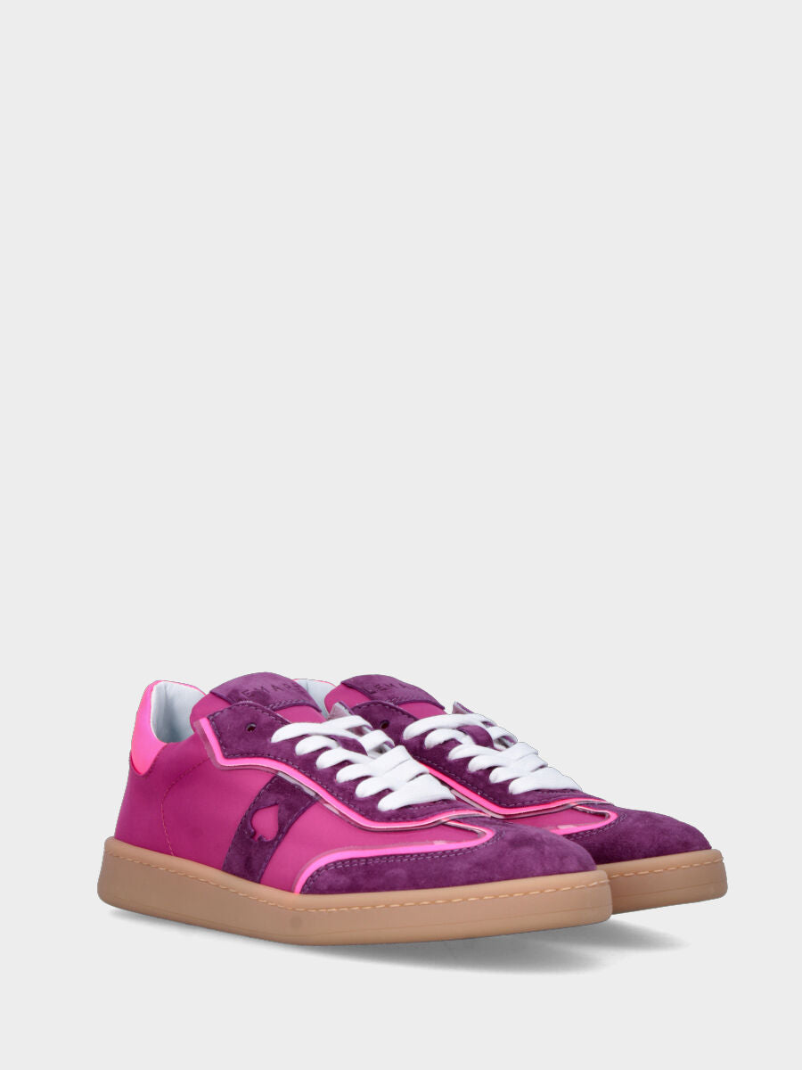 Fuchsia leather sneaker with suede inserts