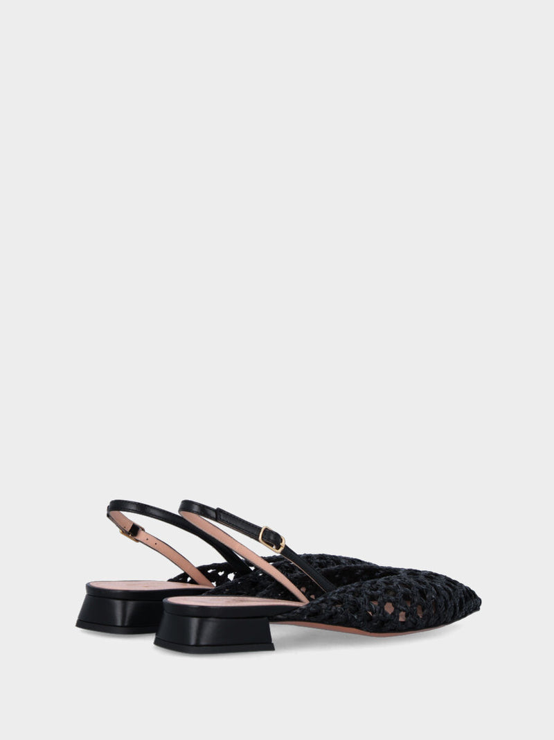 Slingback nera in pelle intrecciata forata