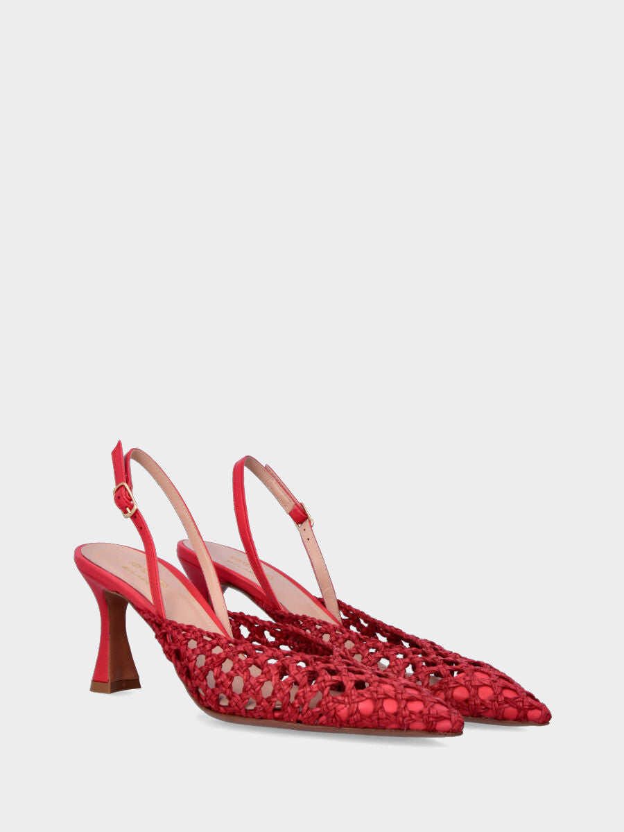 Escarpin slingback rouge en cuir tressé perforé