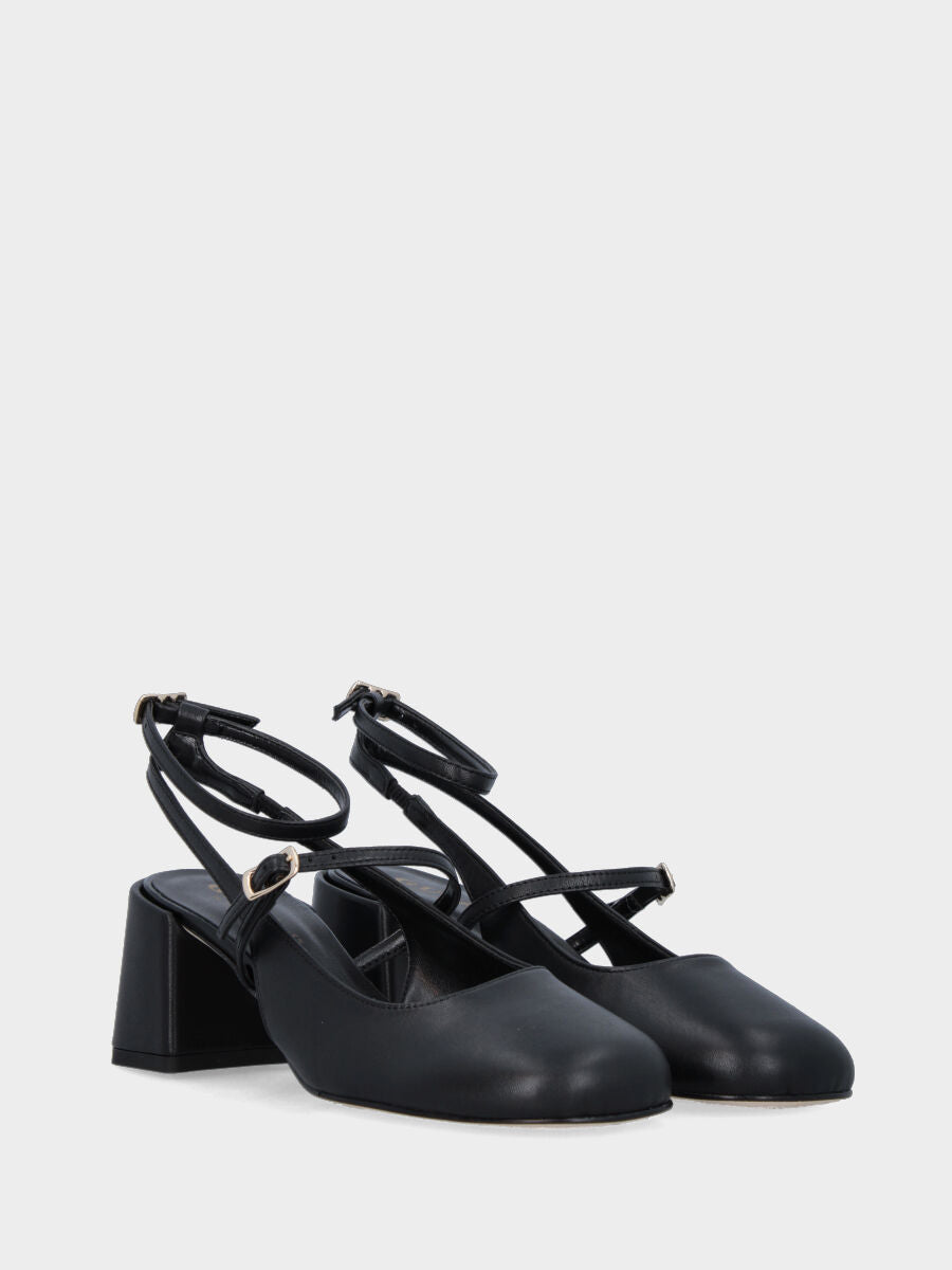 Slingback nera in pelle a punta tonda con cinturino alla caviglia
