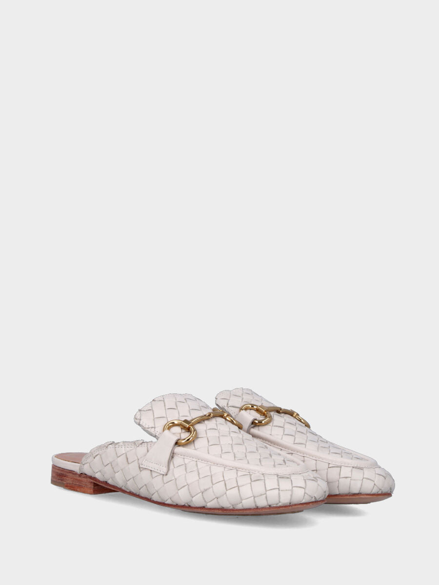 Sabot avorio in pelle intrecciata con morsetto