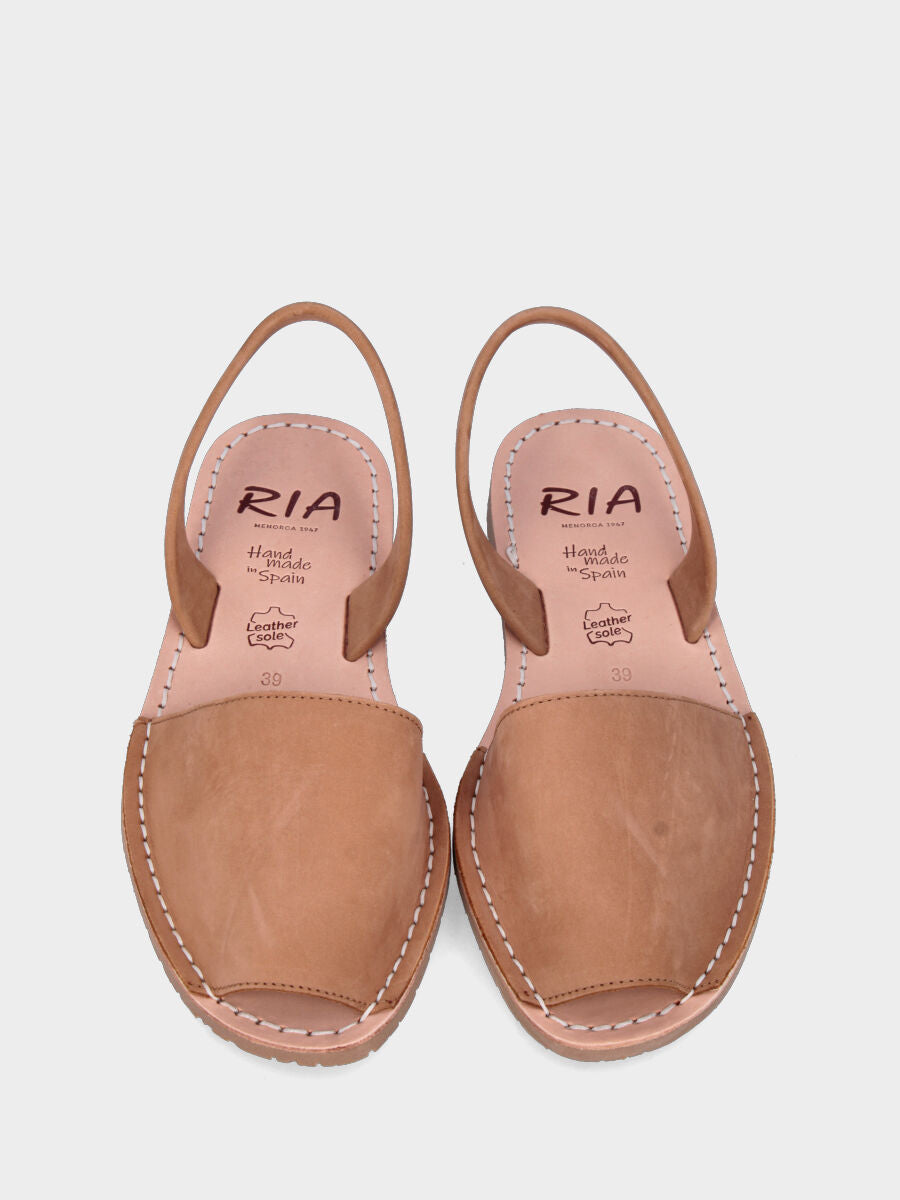 Minorchina beige in pelle con suola in gomma