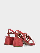 Sandalo rosso in pelle con listini incrociati curvi e tacco largo
