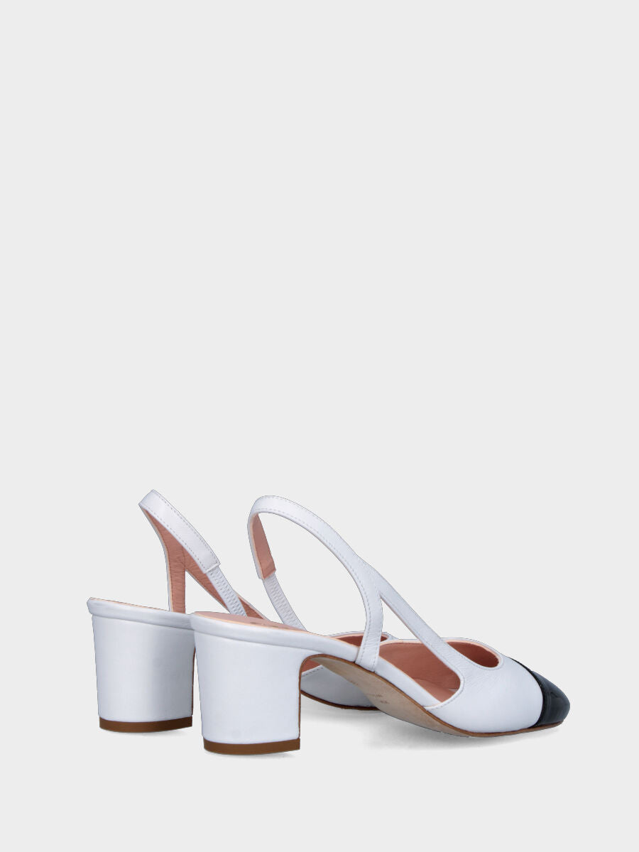 Slingback blanc en cuir avec bride asymétrique et bout brillant noir