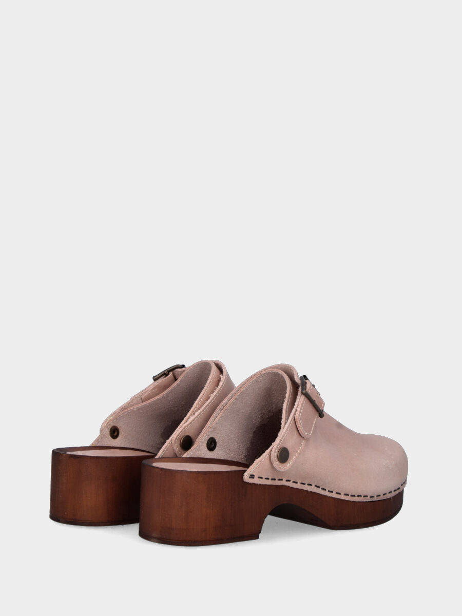 Sabot beige en cuir avec bride mobile