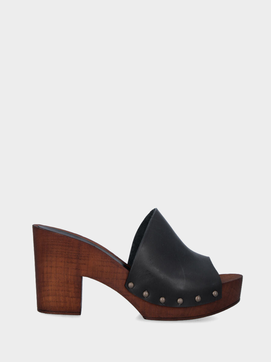 Sabot noir en cuir à bout ouvert