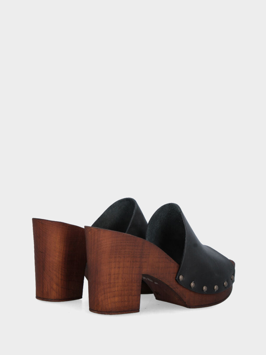 Sabot noir en cuir à bout ouvert