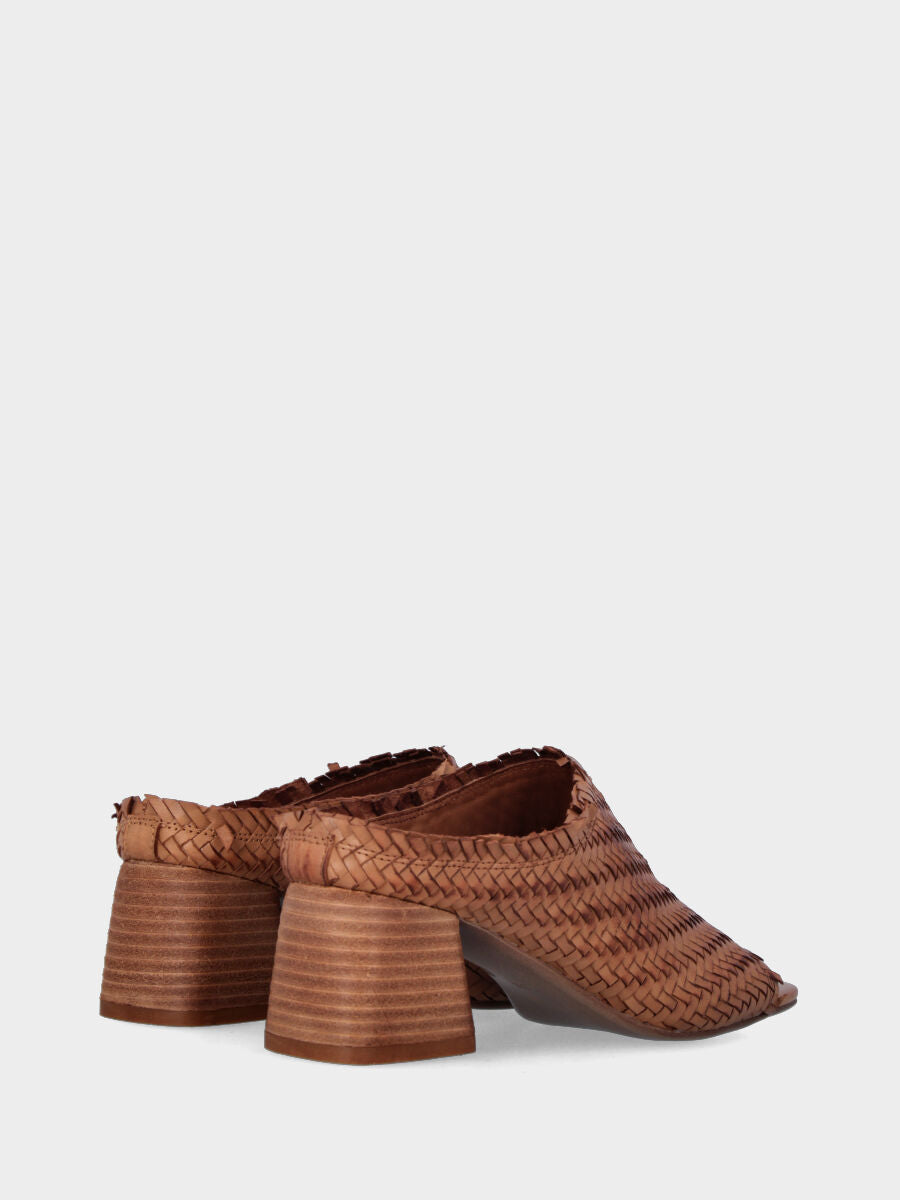 Lederslipper aus geflochtenem Leder mit quadratischer Spitze