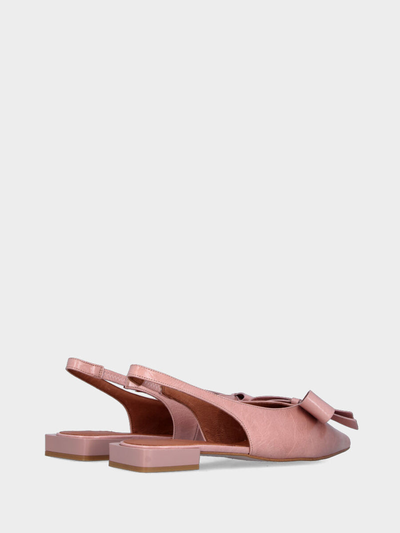 Slingback in vitello spazzolato rosa con fiocco e punta quadrata sfilata