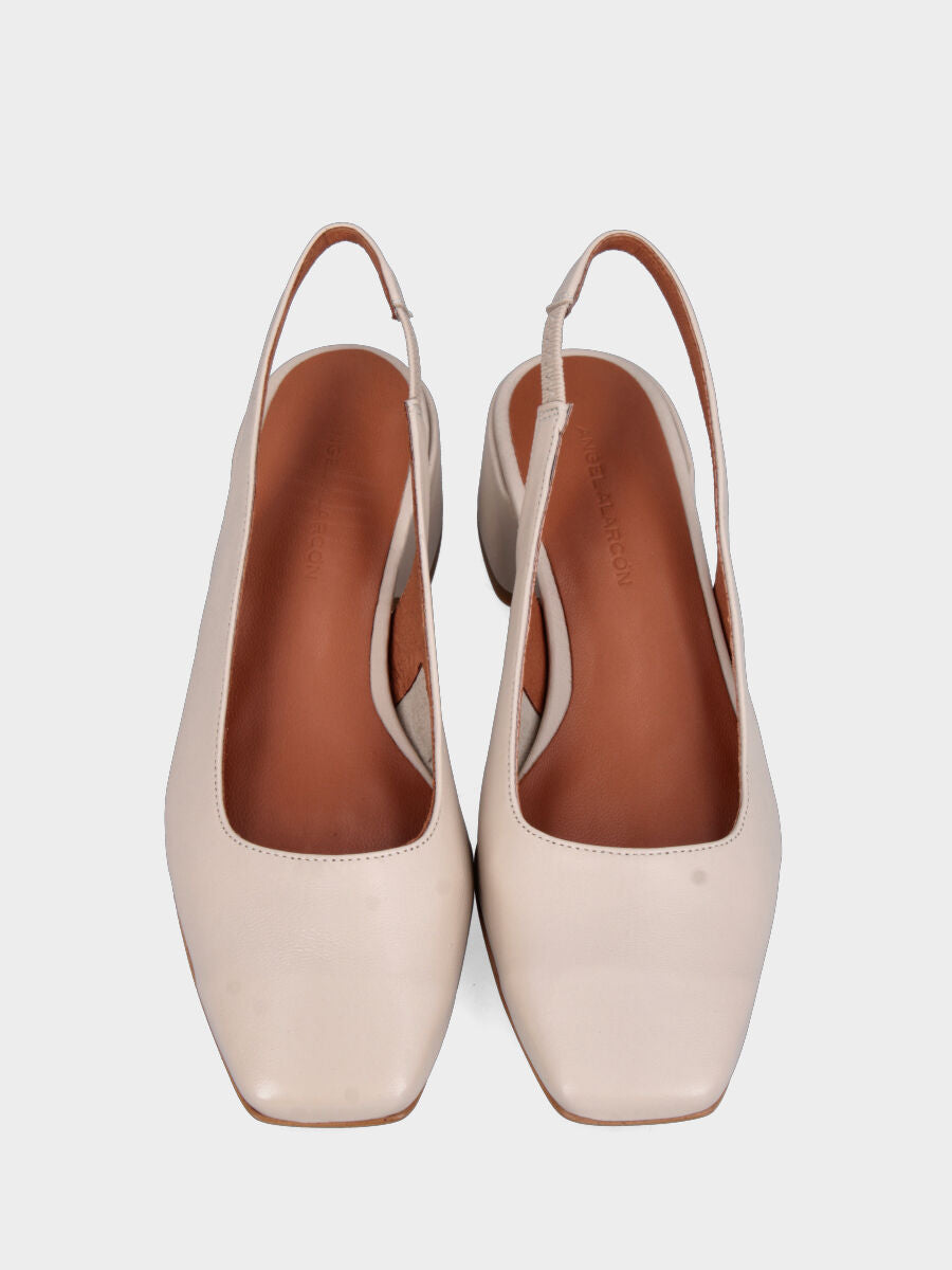 Slingback en vitello blanc crème avec talon de 30 mm et bout carré