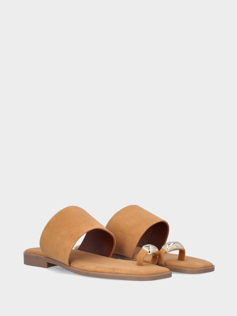 Sandalo monoblocco in vitello rosso con fascia ripiegata