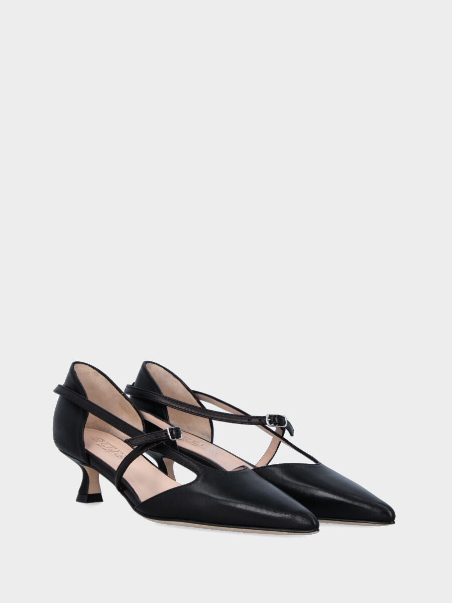 Pumps aus schwarzem Nappaleder mit asymmetrischen Riemchen