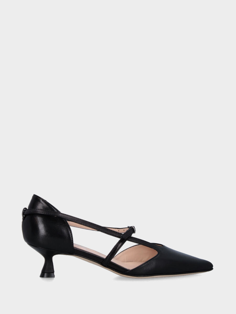 Pumps aus schwarzem Nappaleder mit asymmetrischen Riemchen