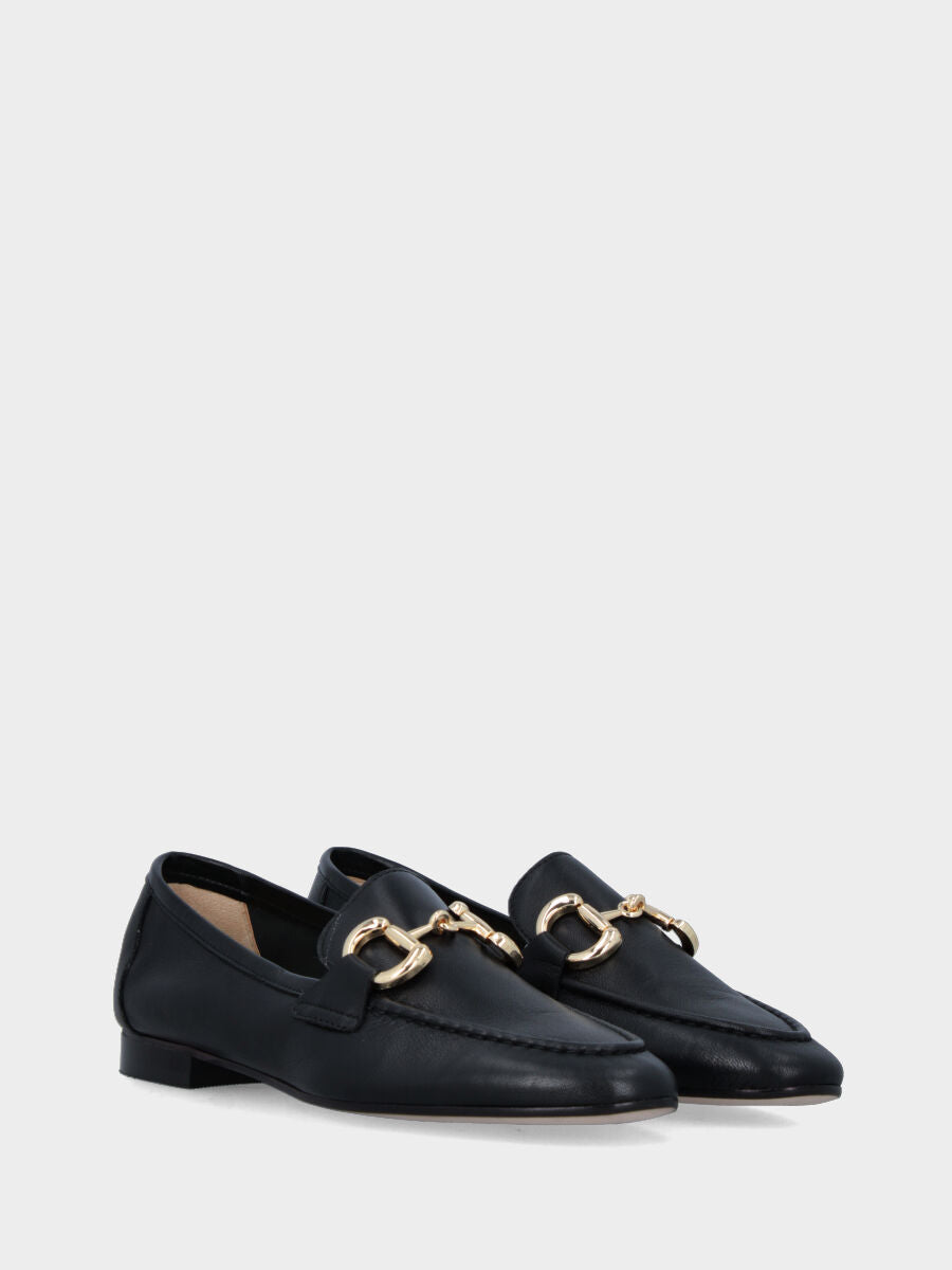 Mocassino in nappa nera con morsetto e bordo cucito adler