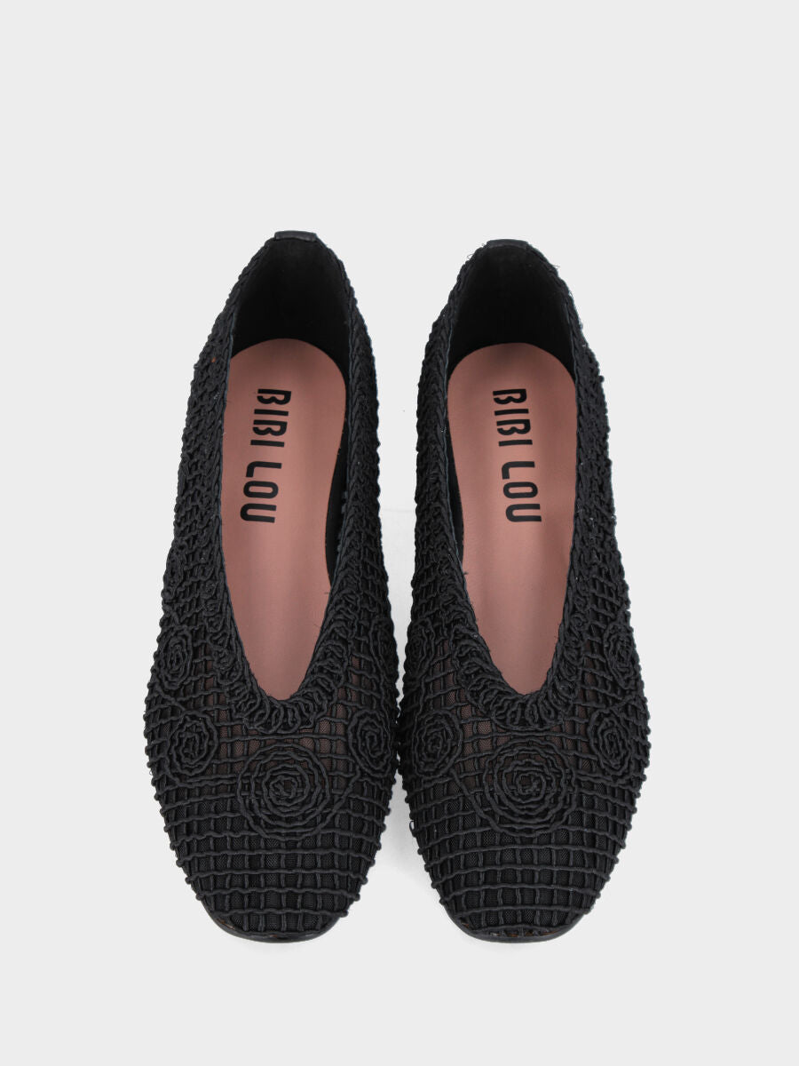 Ballerina in rete di cotone su tulle nero con ricami intrecciati
