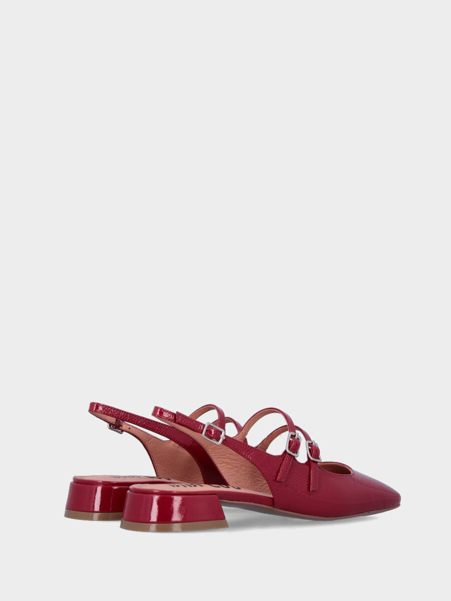 Slingback in vernice rossa con cinturini e punta stondata