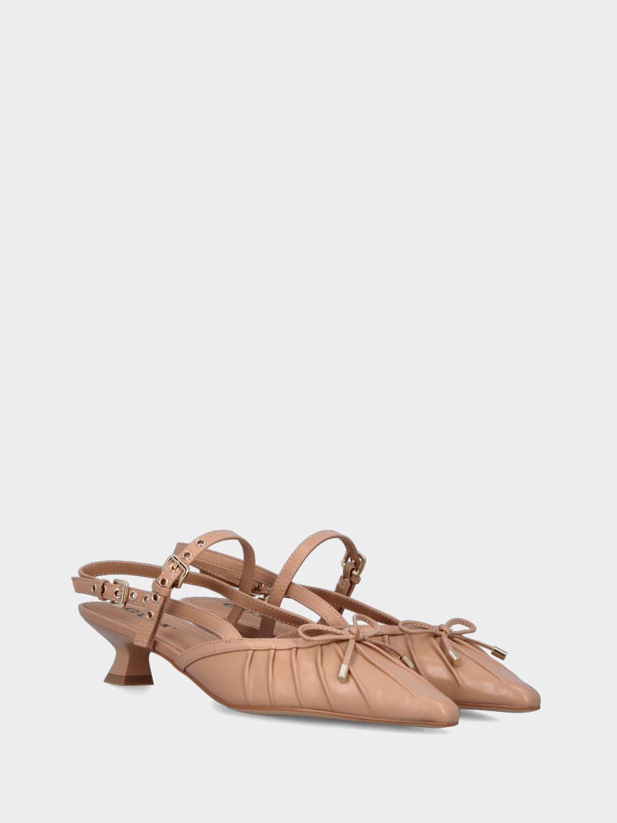 Slingback in nappa nude con fiocchetto e cinturini incrociati