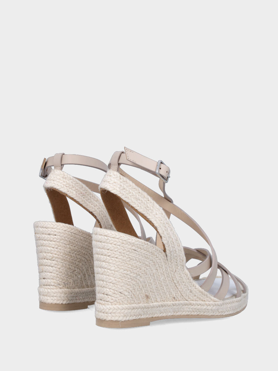 Sandalo con zeppa in corda beige, fascette incrociate in pelle