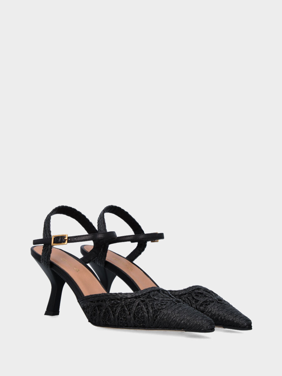 Slingback aus schwarzem Nappaleder mit Spitzengeflecht-Obermaterial