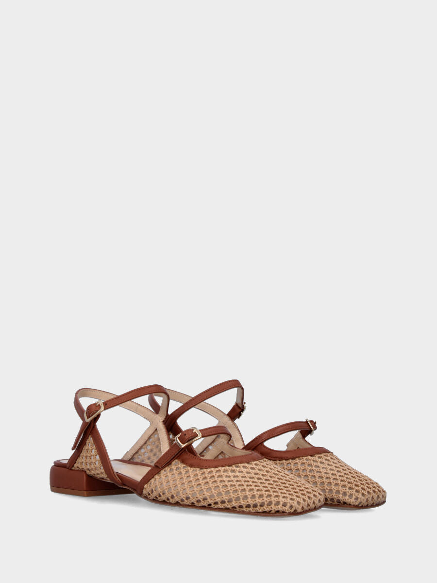 Slingback mocassin en raphia beige avec contours sur la semelle intérieure