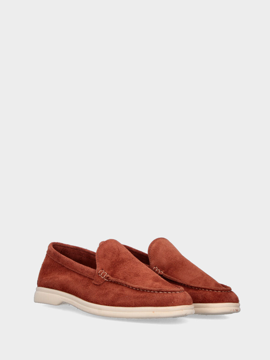 Mocassin en suède cuivre avec plateau lisse et couture adler