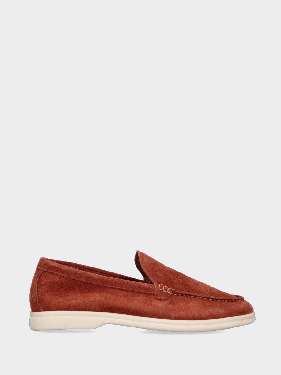 Mocassin en suède cuivre avec plateau lisse et couture adler