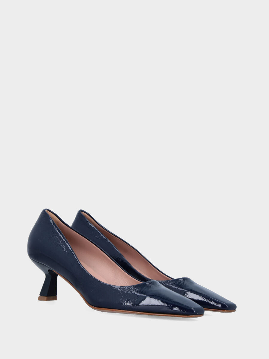 Décolleté in vernice blu con punta quadrata e tacco a calice