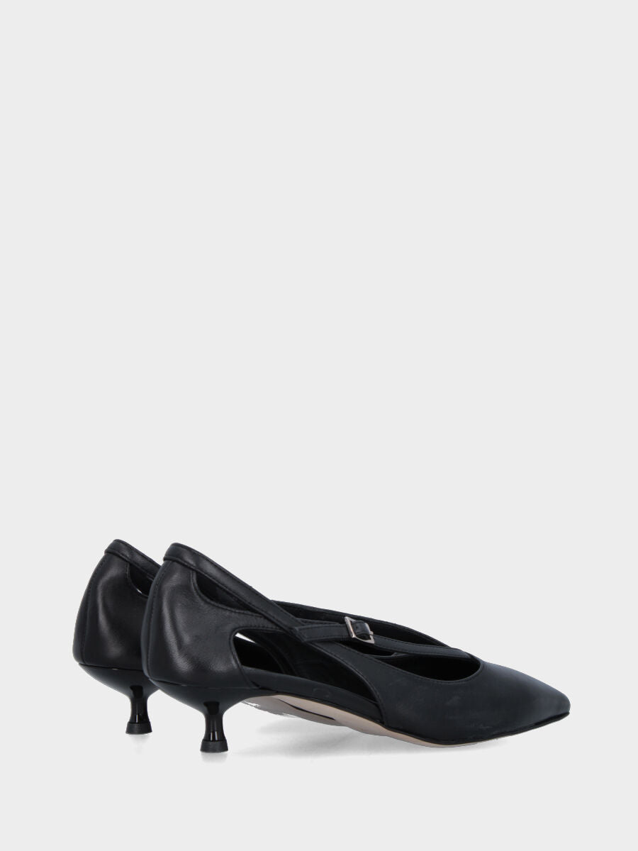 Décolleté in nappa nera con cinturini a V