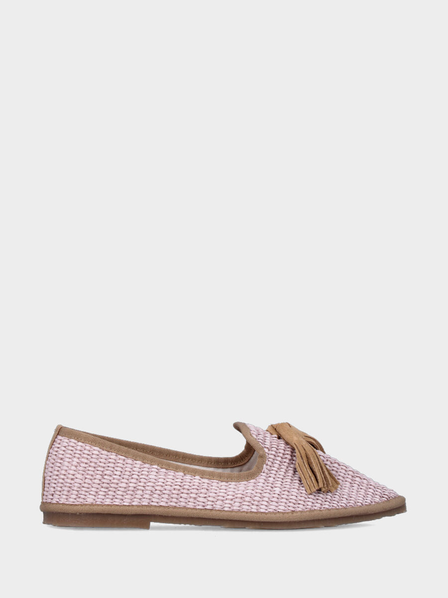 Pantofolina in rafia beige con nappine e punta sfilata
