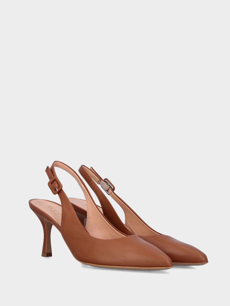 Slingback in nappa color cuoio con tomaia cucita e rivoltata