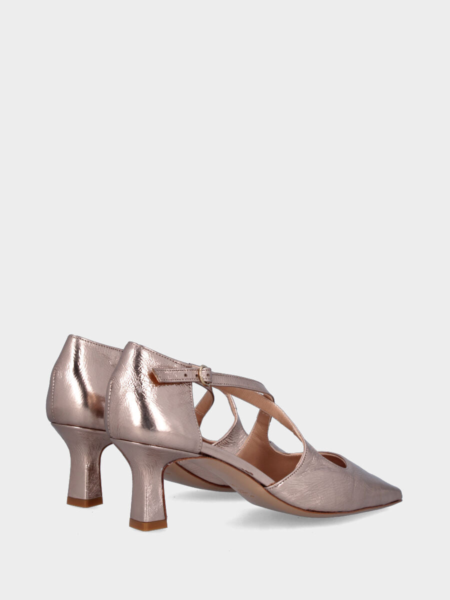 Slingback in laminato rame con cinturini incrociati e tacco calice