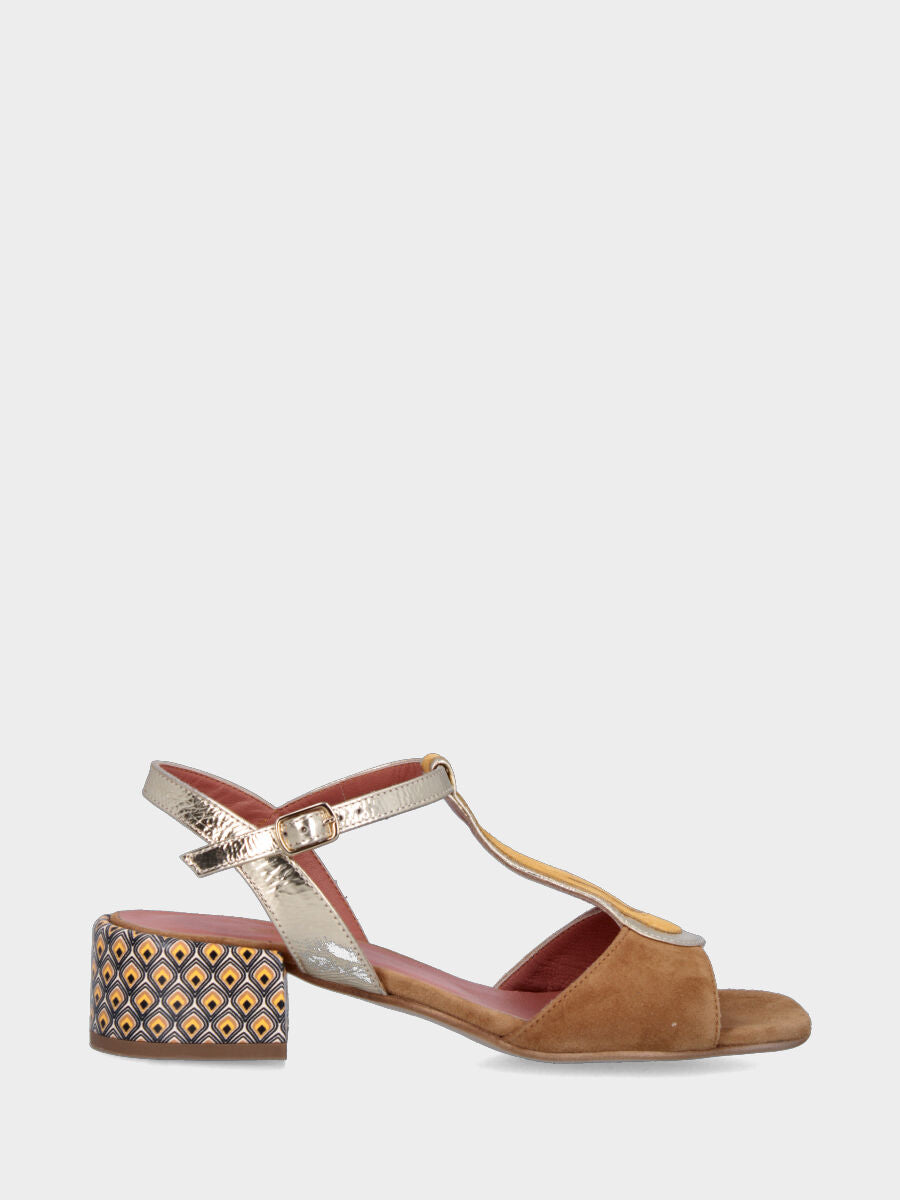 Sandalo in camoscio ocra multicolor con listini a goccia