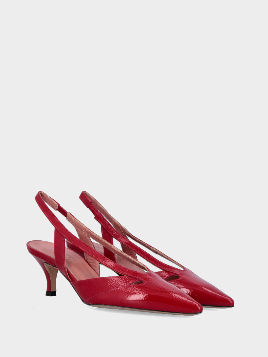 Slingback in naplak rosso con buchi in pianta e tacco a calice
