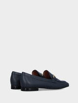 Mocassino in nappa blu con morsetto metallico