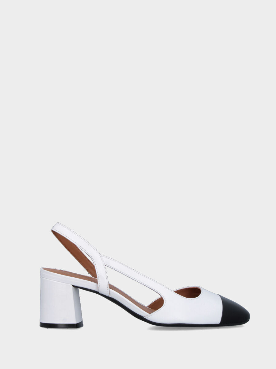 Slingback in vitello bicolore bianco e nero con scollo asimmetrico