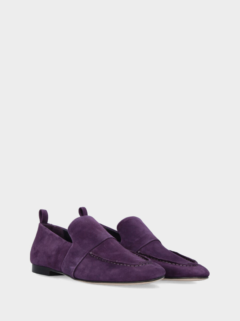 Mocassino in camoscio viola con pattina sovrapposta e cucitura adler