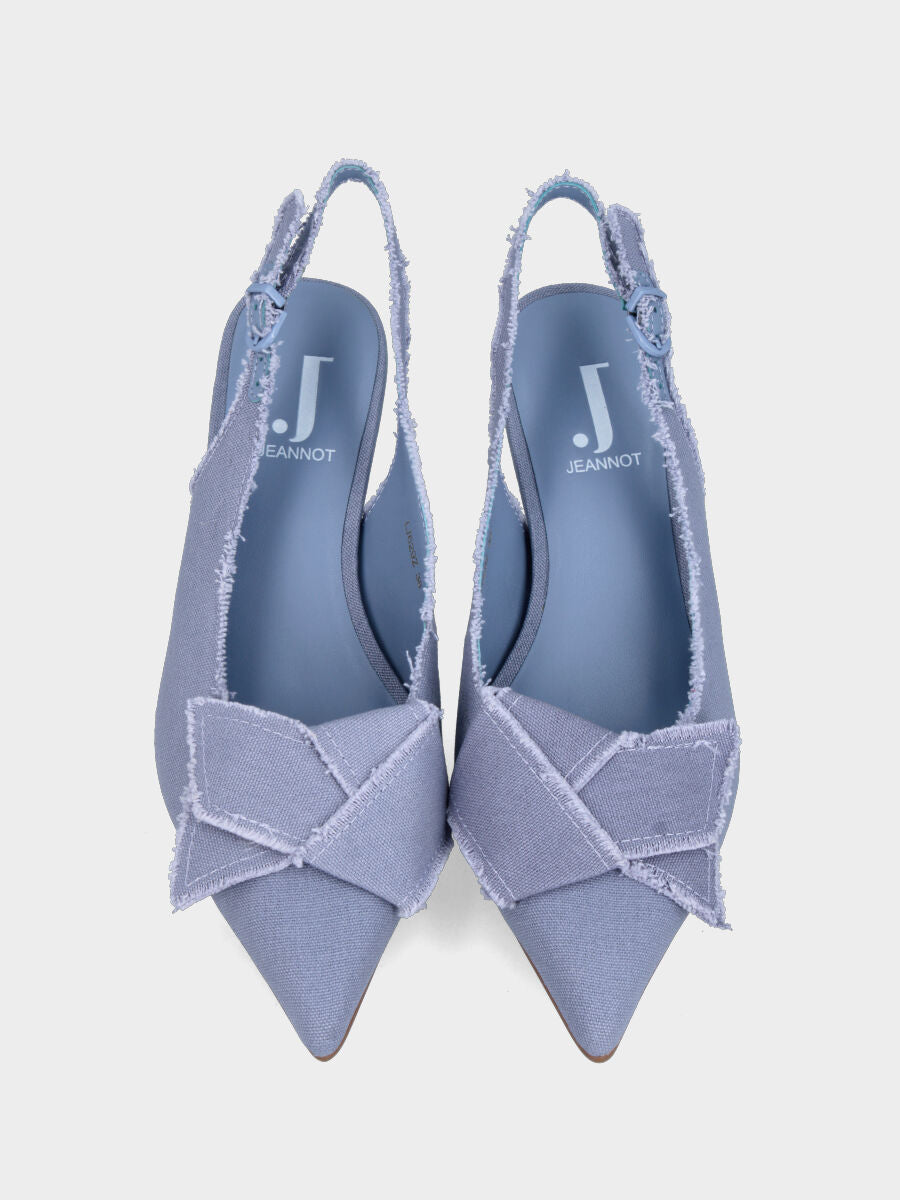Slingback in tessuto celeste con fiocco sullo scollo e tacco a calice