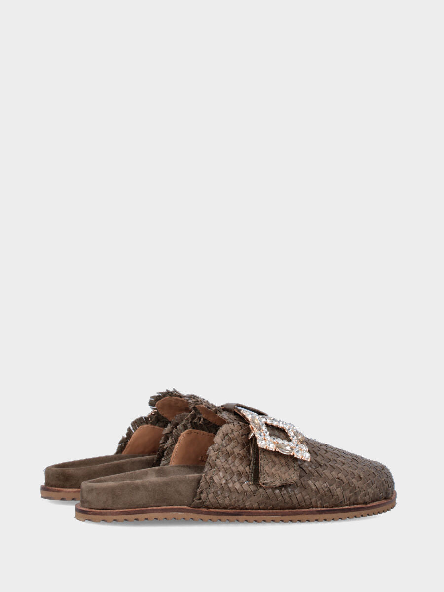 Sandalo monoblocco in vitello rosso con fascia ripiegata