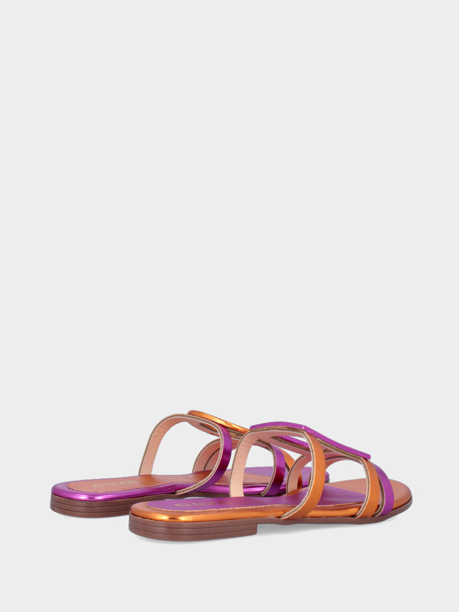 Ciabattine in laminato arancio e fucsia con cinturini geometrici