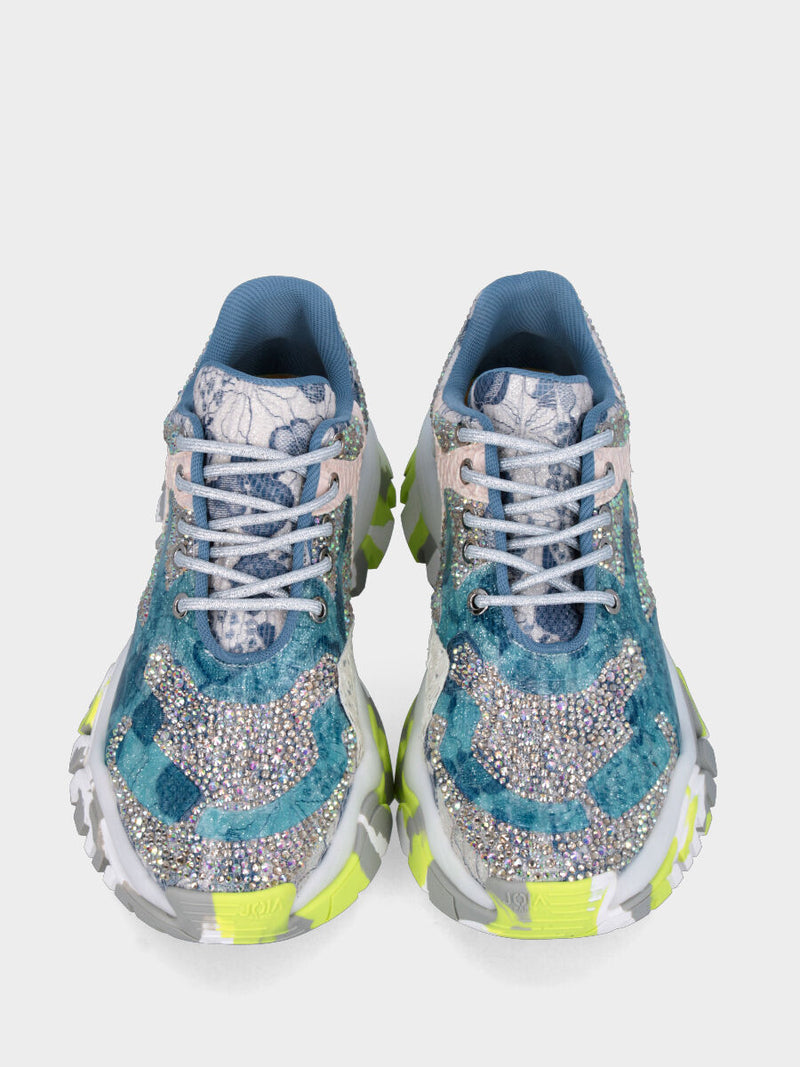 Sneaker in tessuto azzurro con cristalli e dettagli fantasia