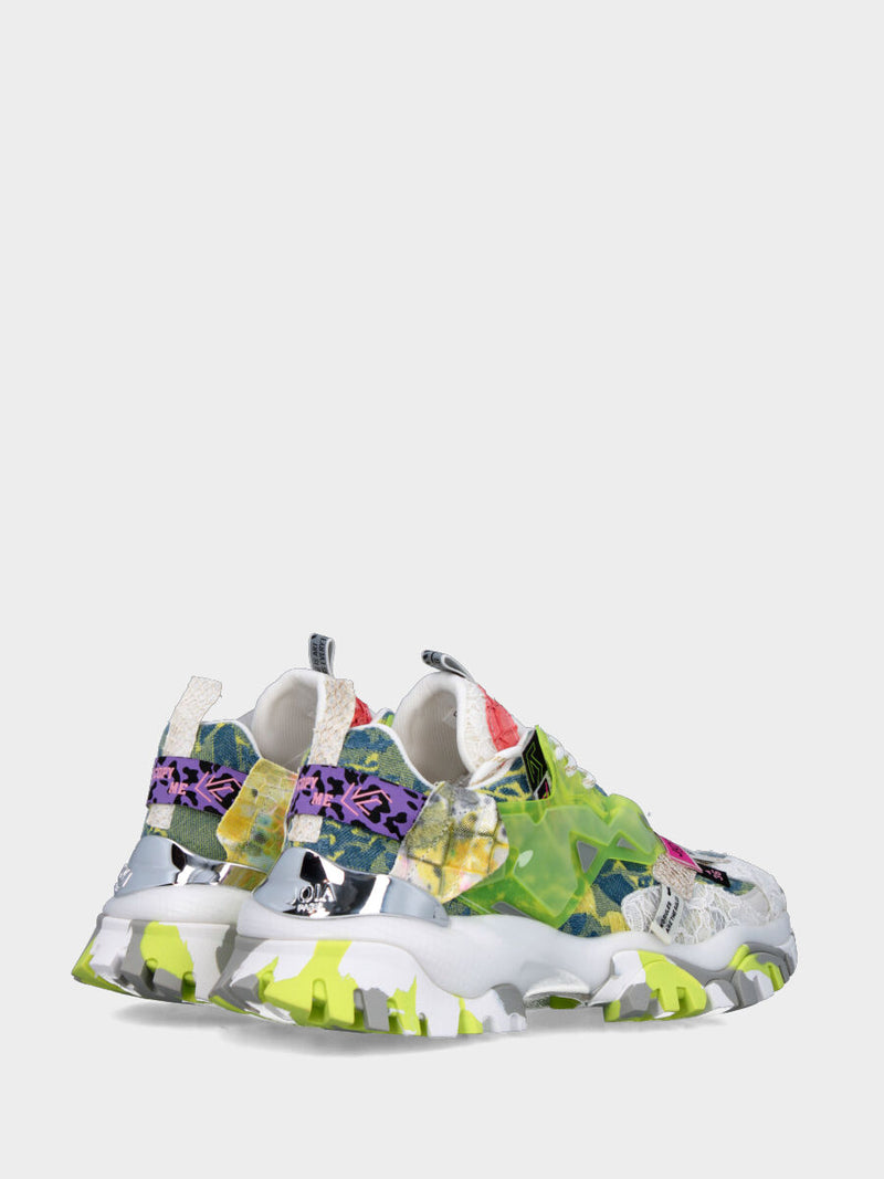 Sneaker in tessuto jeans con merletti e fondo in gomma