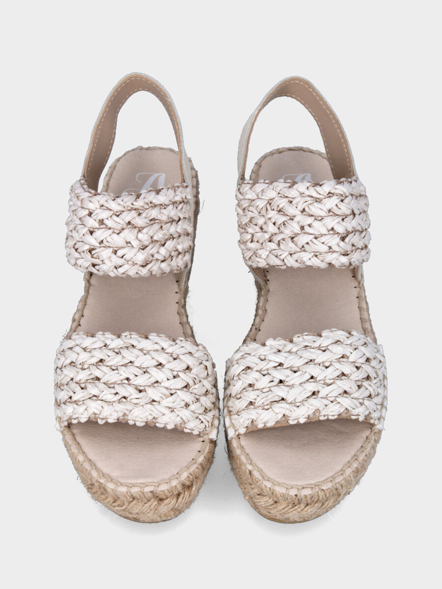 Sandalo con zeppa in rafia beige intrecciata, fondo in corda