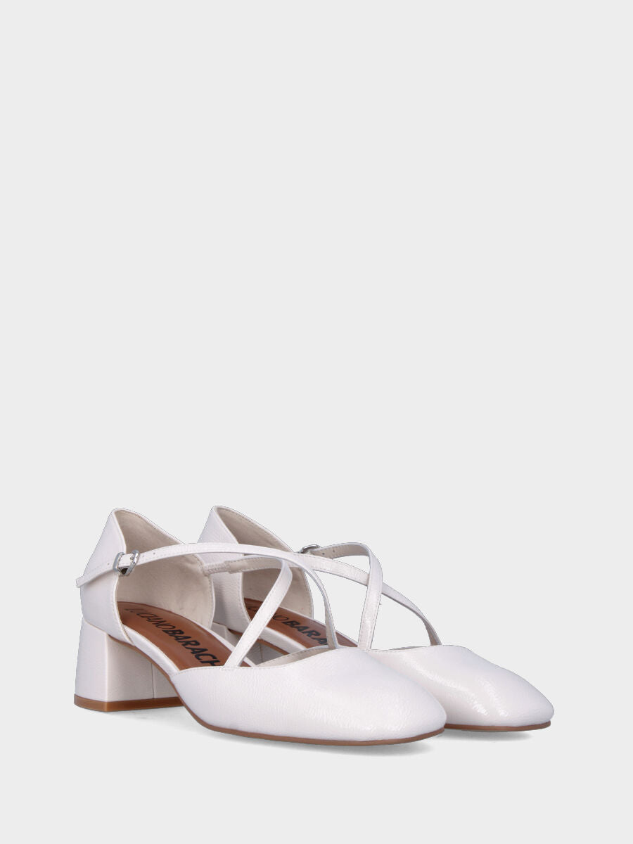 Décolleté in naplak bianco latte con cinturini incrociati