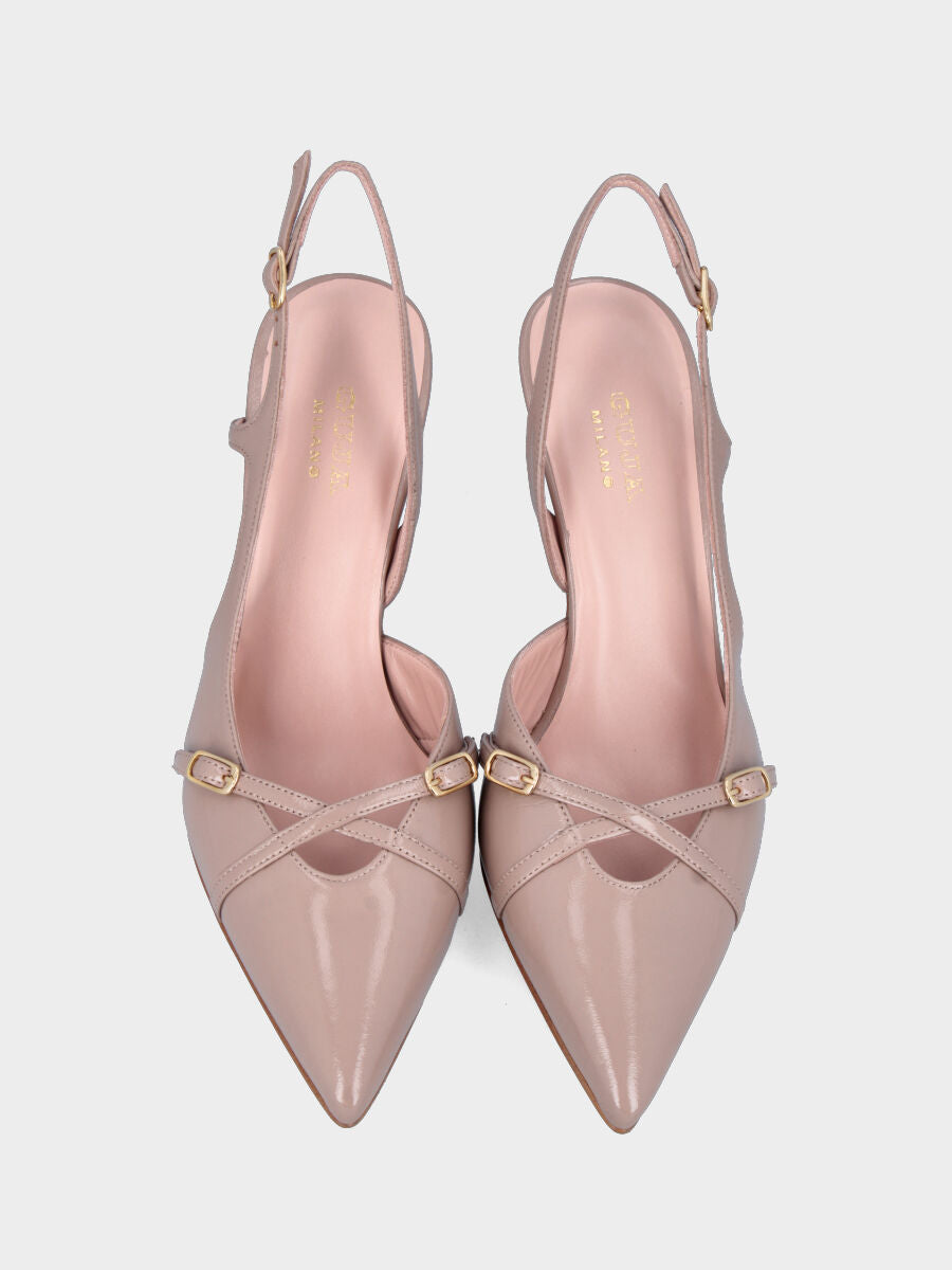 Slingback en verni miroir beige avec brides croisées et talon en forme de calice