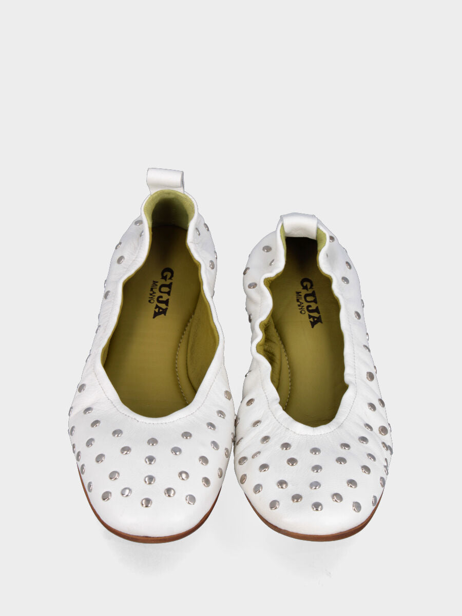 Ballerina in nappa bianco latte con elastico allo scollo e cucitura a sacchetto