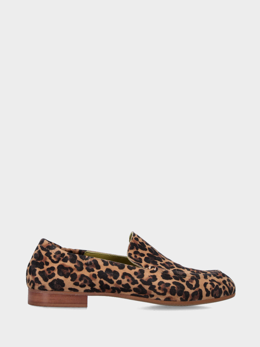 Mocassin en suède léopard avec plateau lisse bordé
