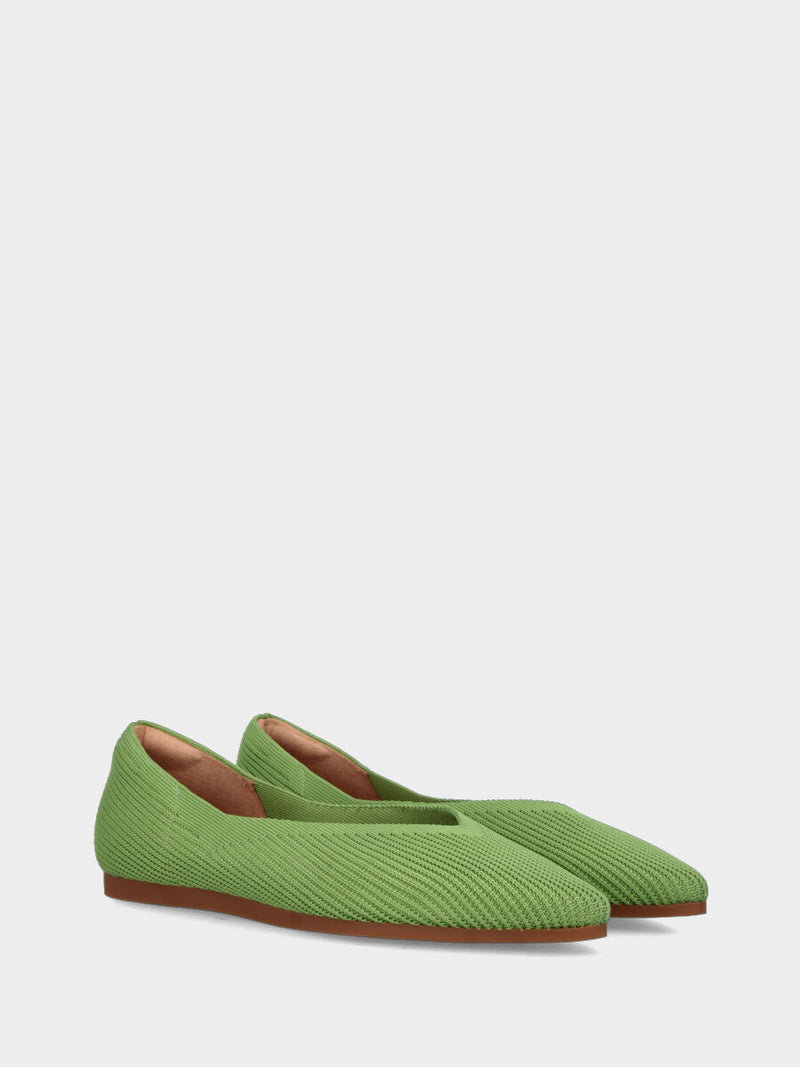 Ballerina in tessuto elasticizzato verde con scollo a V e punta sfilata